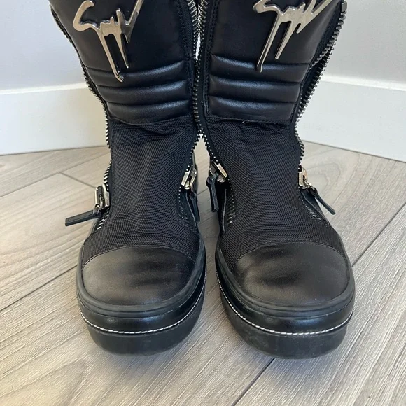 Designer boots - Picture 9 of 9